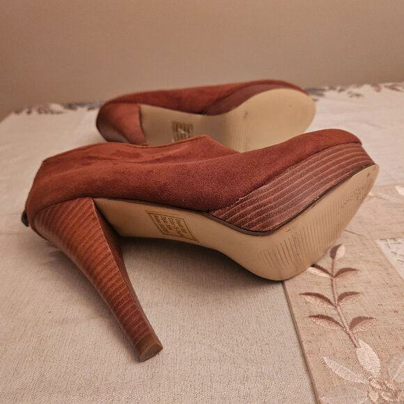NWOT Vintage Bakers Platform Heel Booties - Picture 5 of 10